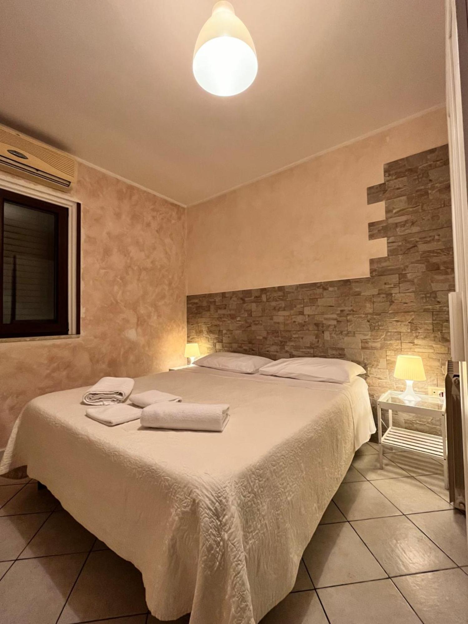 B&B Ar Colle 2 발몬토네 외부 사진